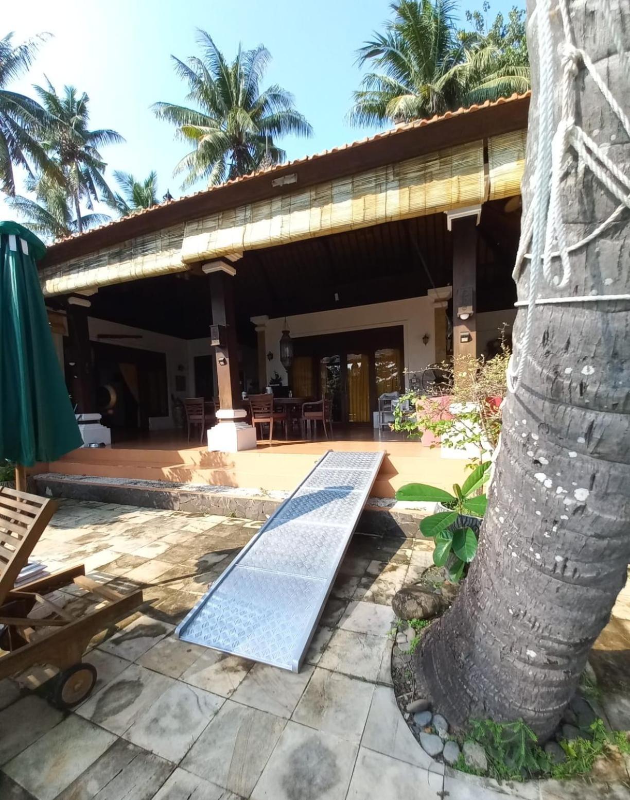 Bali North Beach B&B Tianyar Extérieur photo